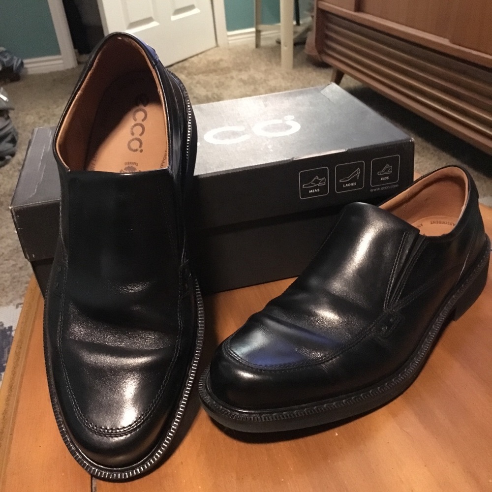 Ecco black leather dress shoes Euro sz 44